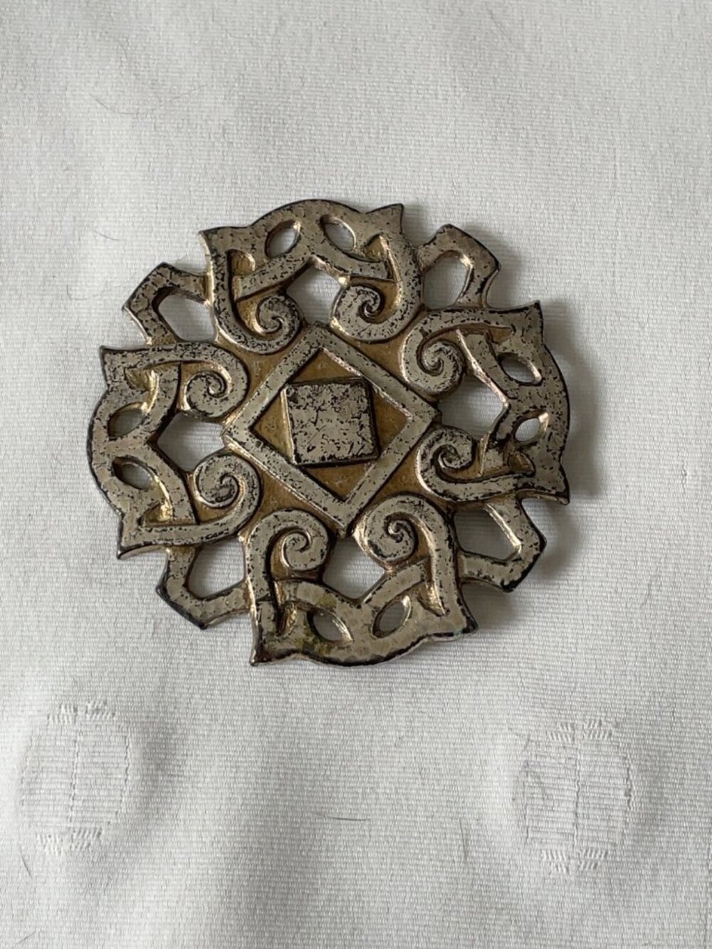 Vintage Gold Tone Openwork Brooch Ornate Scrollwork Pin